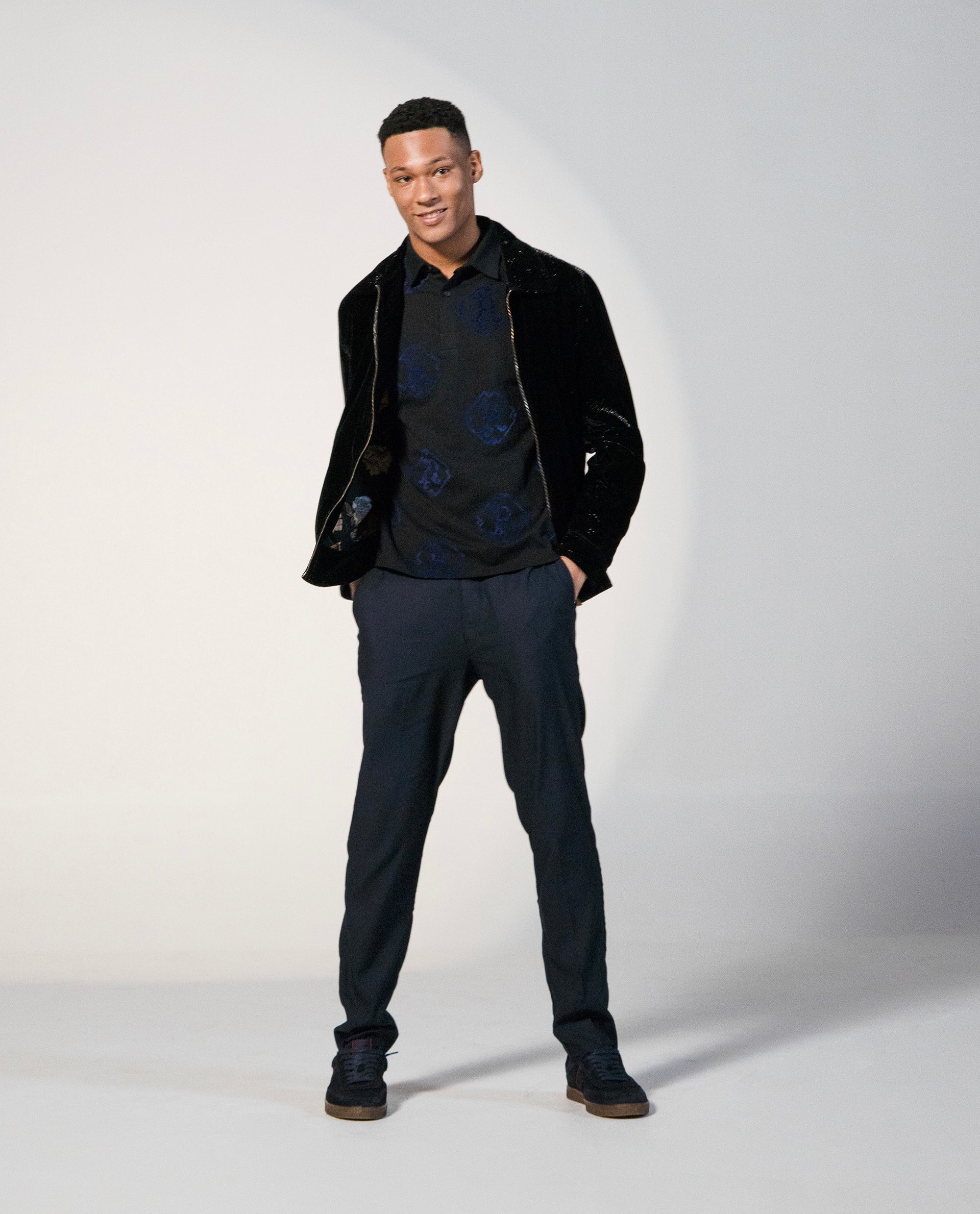 Men's Navy Casual Regular Fit Solid Trouser