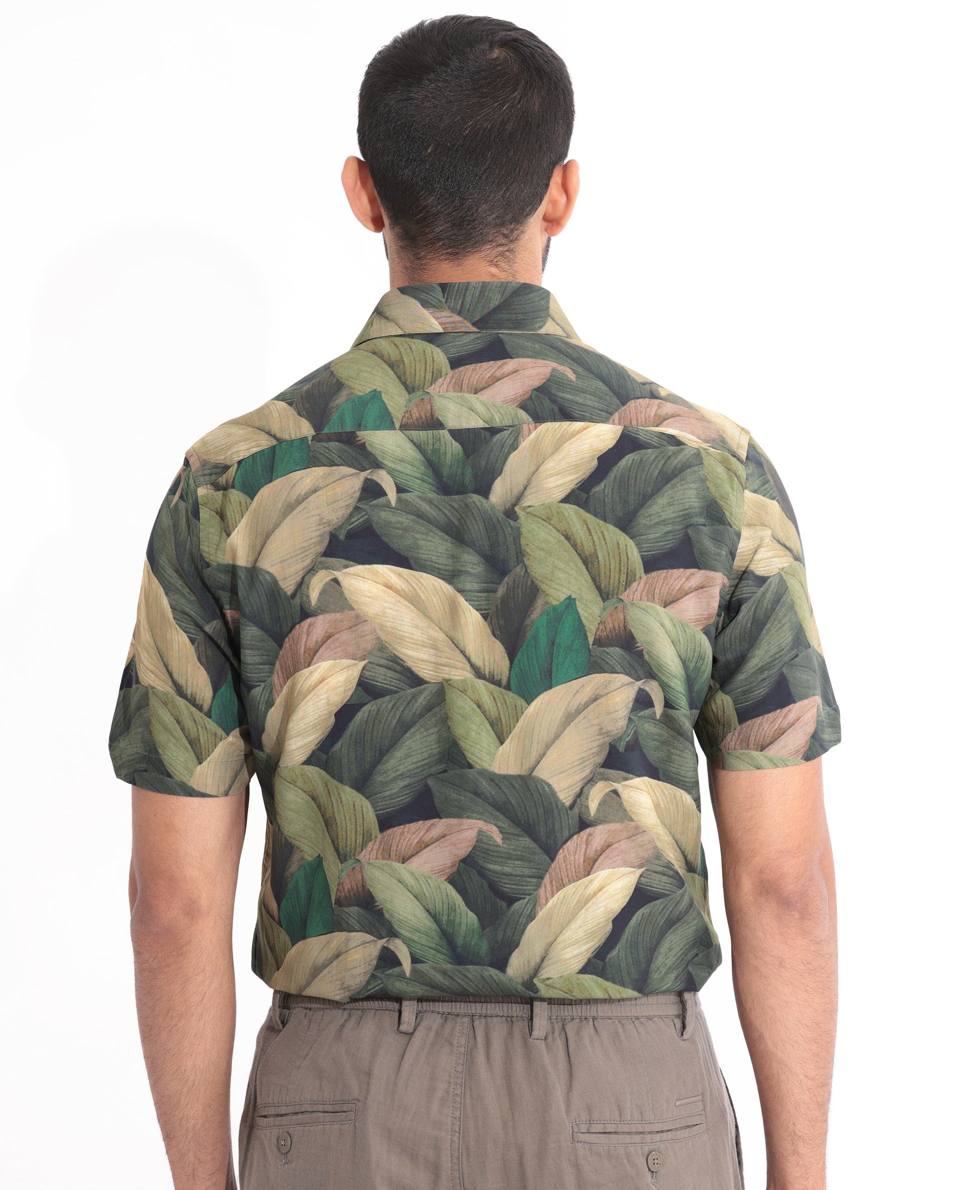 Men's Green Casual Regular Fit Printed Half Sleeves Shirt
