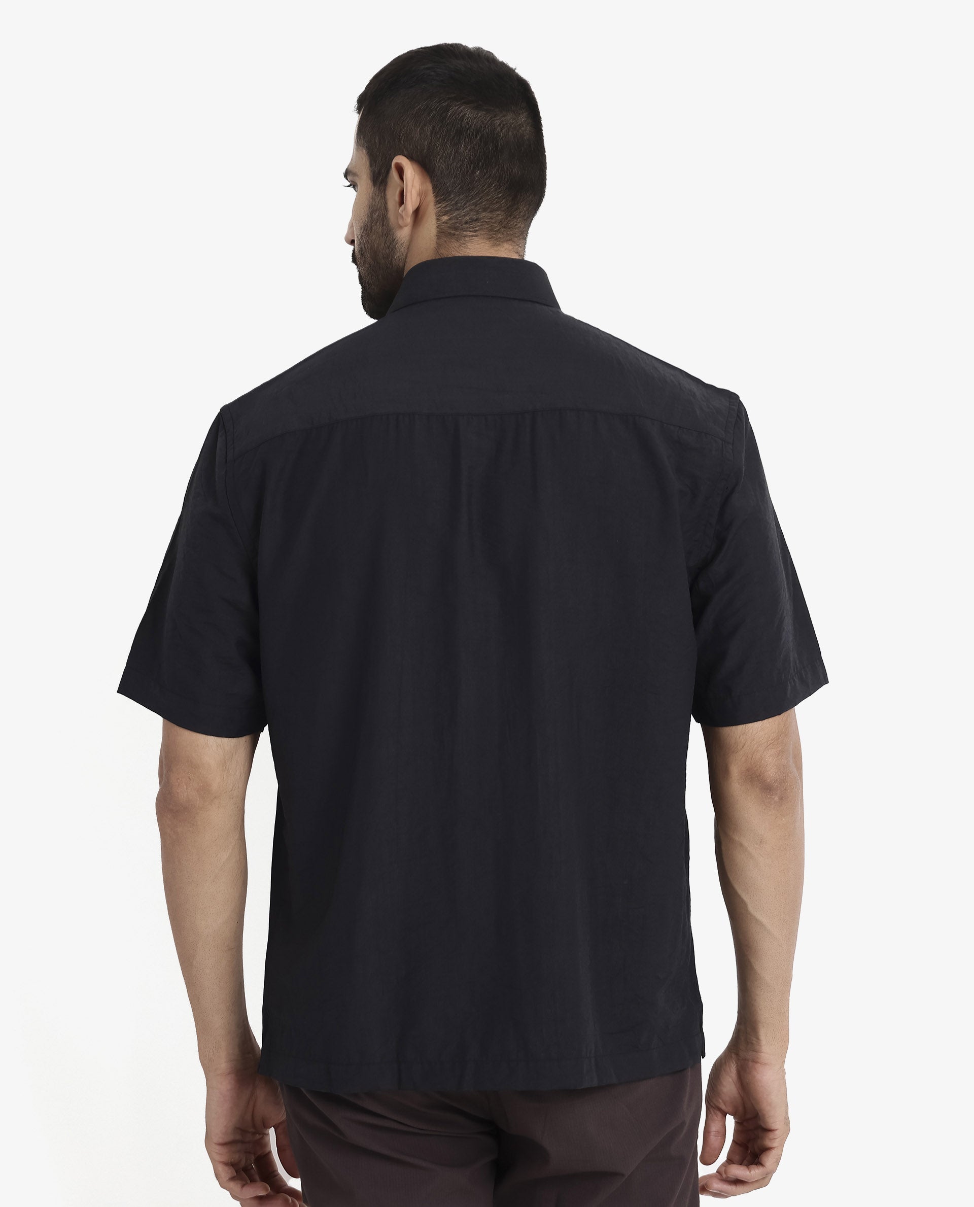 Men's Black Casual Regular Fit Solid Half Sleeves Shirt