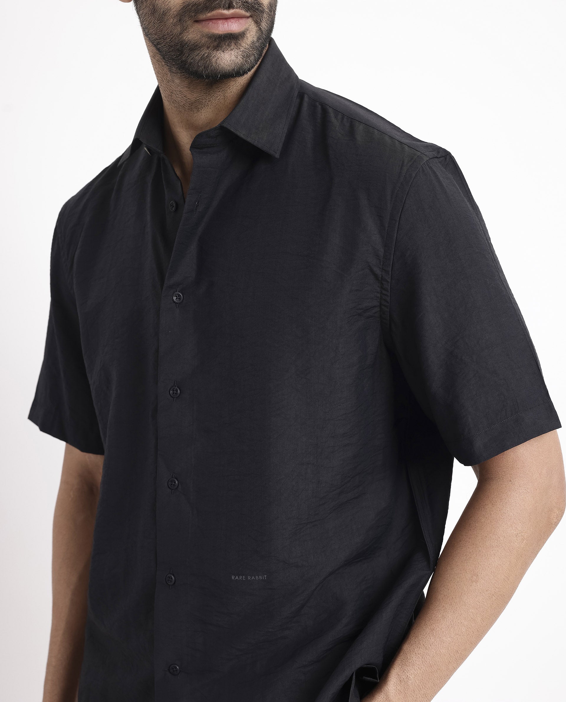 Men's Black Casual Regular Fit Solid Half Sleeves Shirt