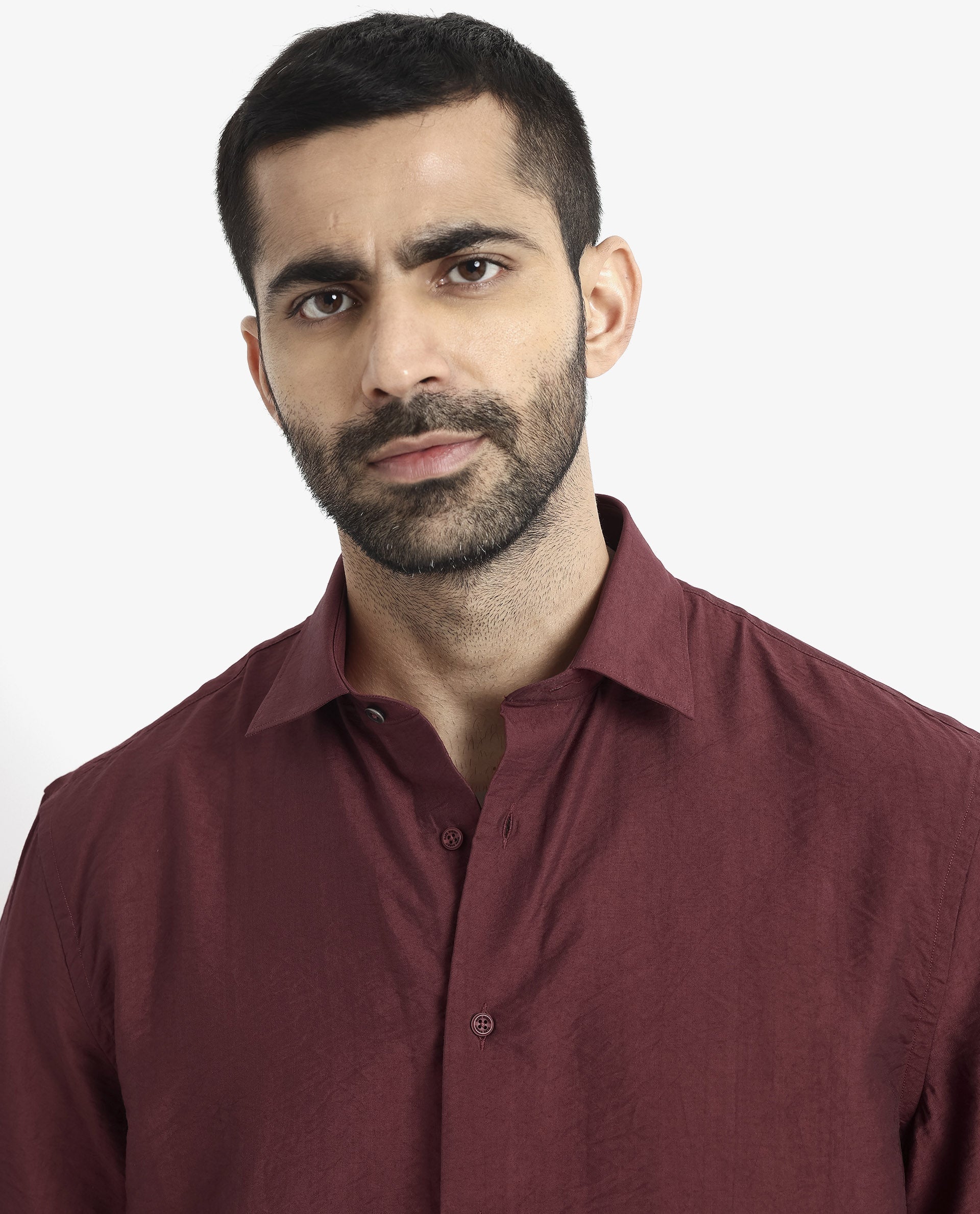 Men's Red Casual Regular Fit Solid Half Sleeves Shirt