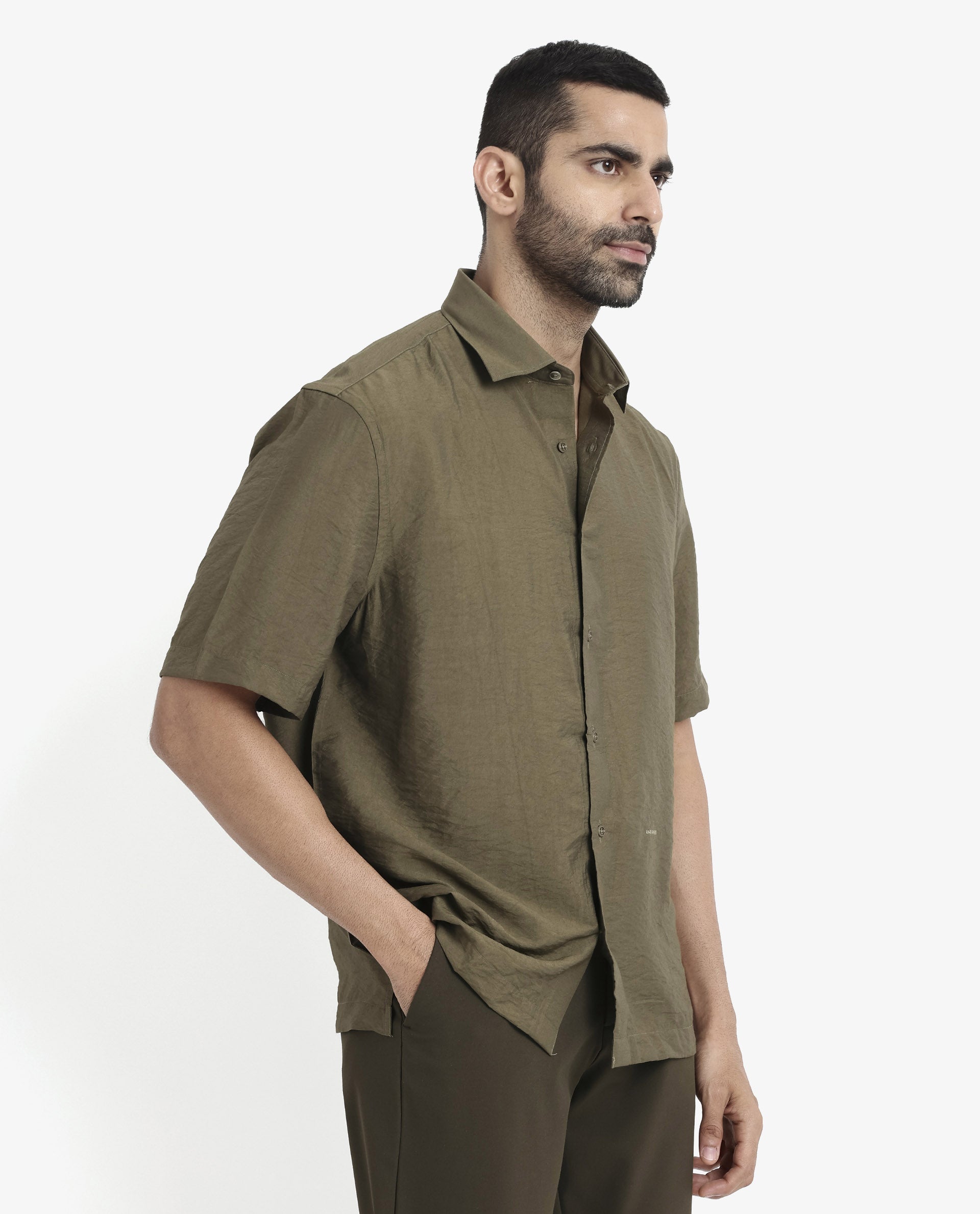 Men's Brown Casual Regular Fit Solid Half Sleeves Shirt