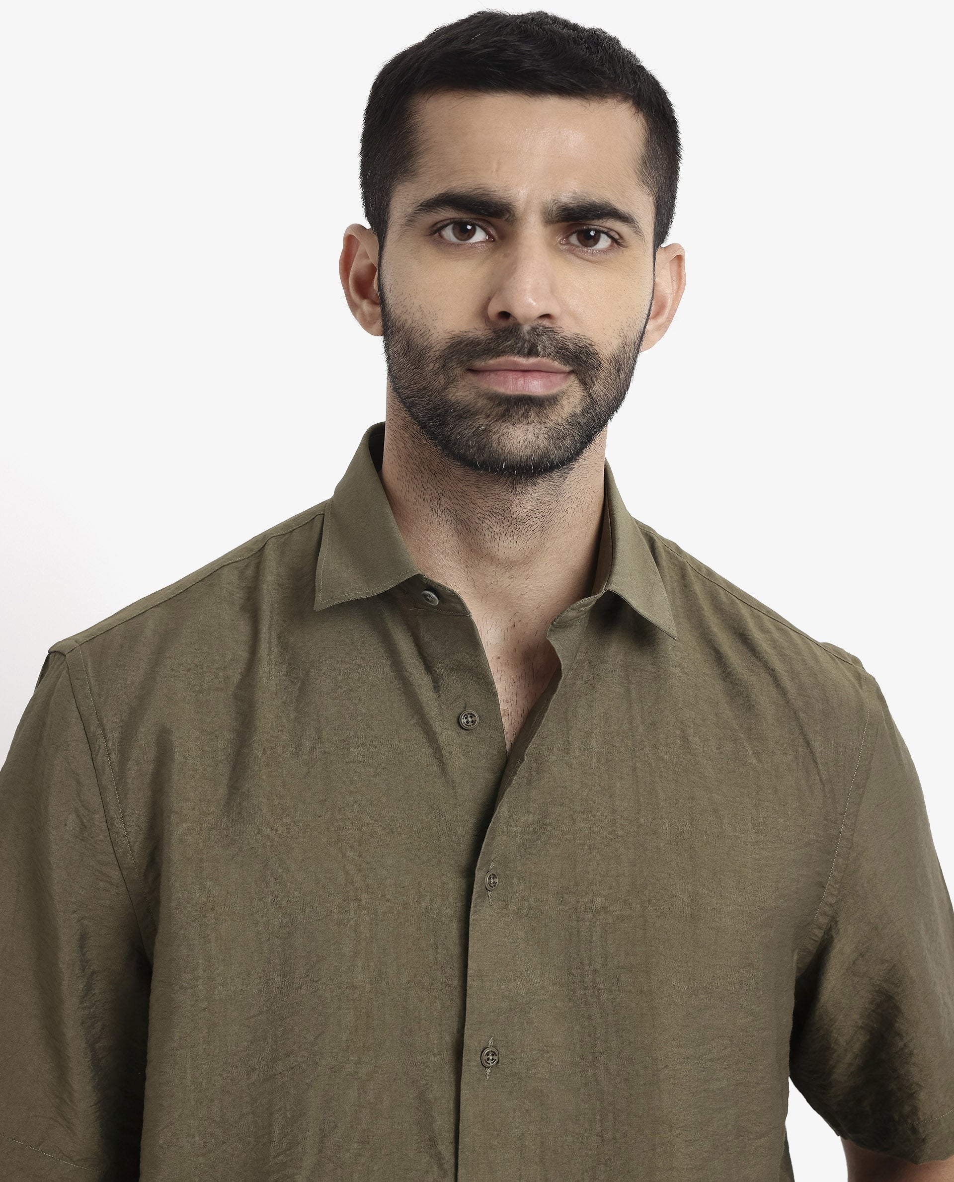 Men's Brown Casual Regular Fit Solid Half Sleeves Shirt