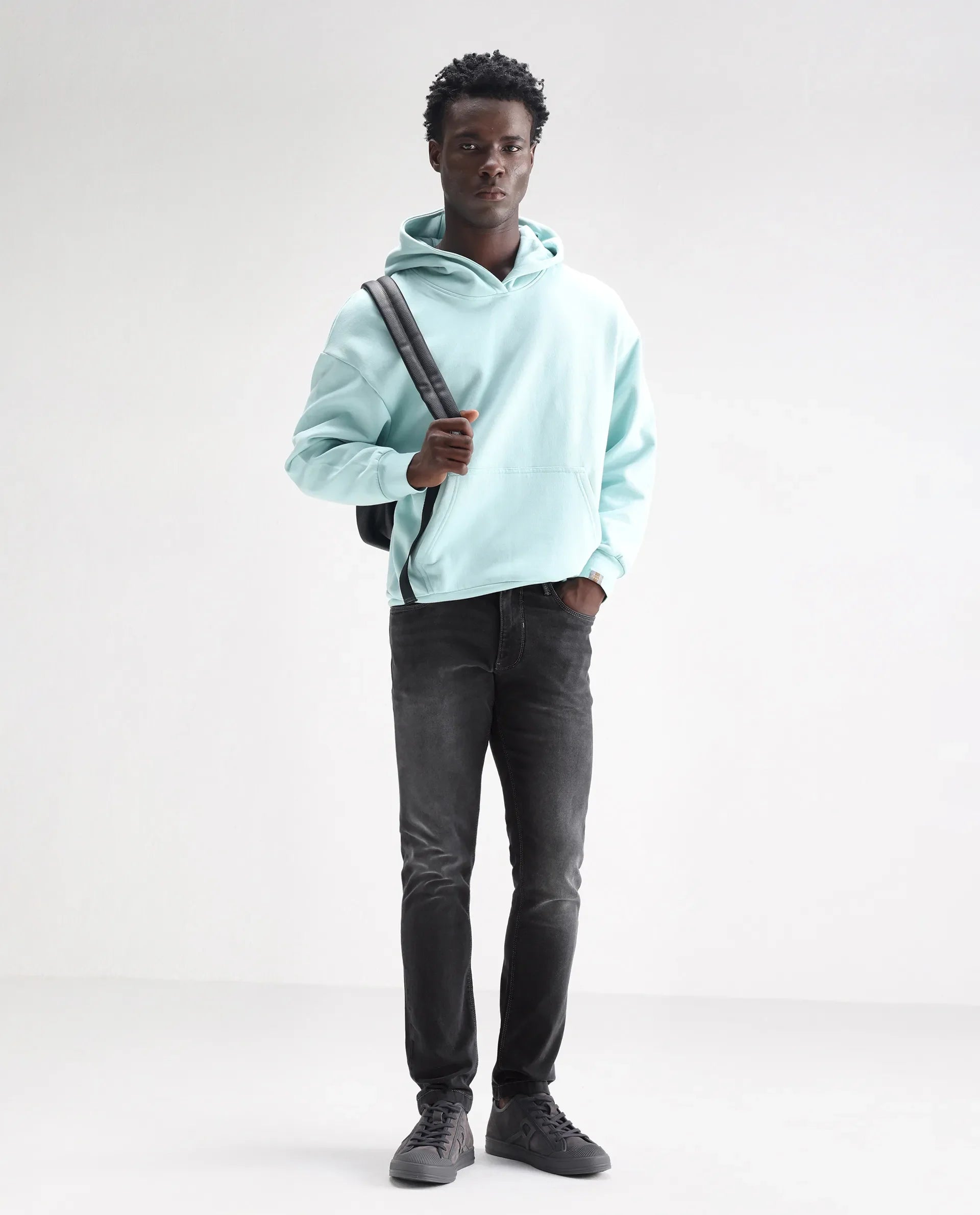 Men's Grey Casual Slim Fit Solid Jeans