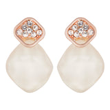 Women's White Monalisa Bead Stud Earring