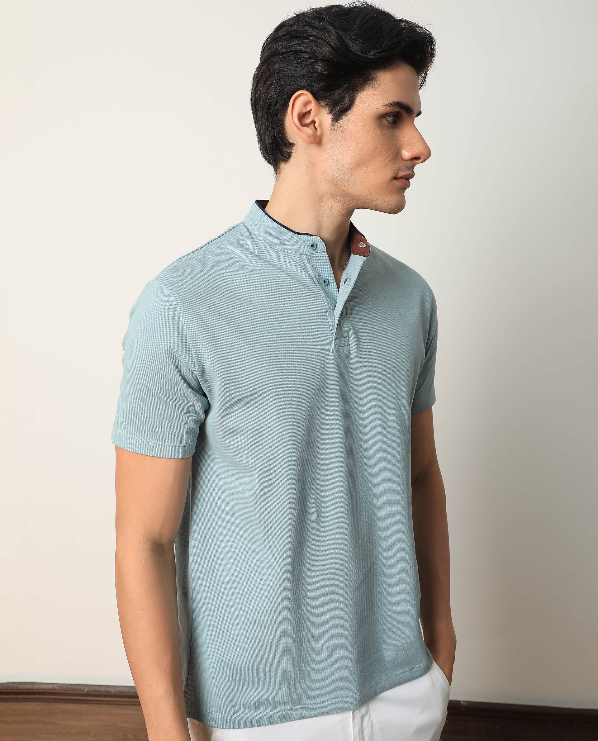 Men's Grey Casual Slim Fit Solid Half Sleeves Tshirt