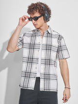 Men's Off White and Black Relaxed Fit Checked Spread Collar Cotton Casual Shirt