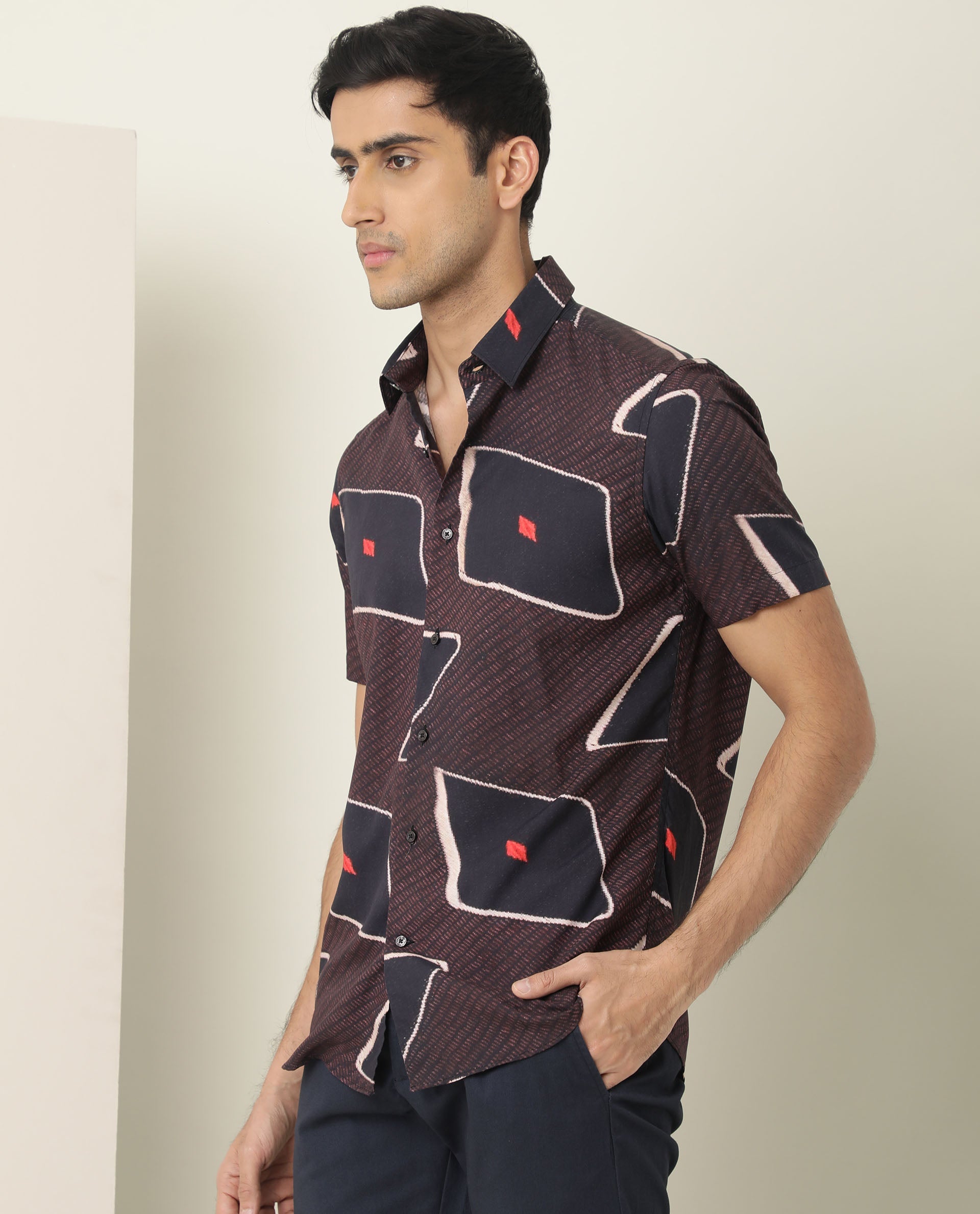 Men's Brown Casual Regular Fit Printed Half Sleeves Shirt