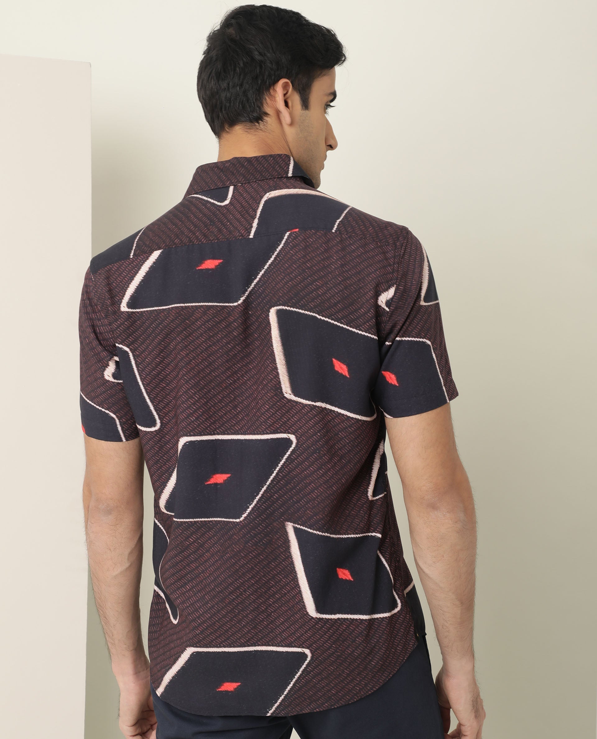 Men's Brown Casual Regular Fit Printed Half Sleeves Shirt