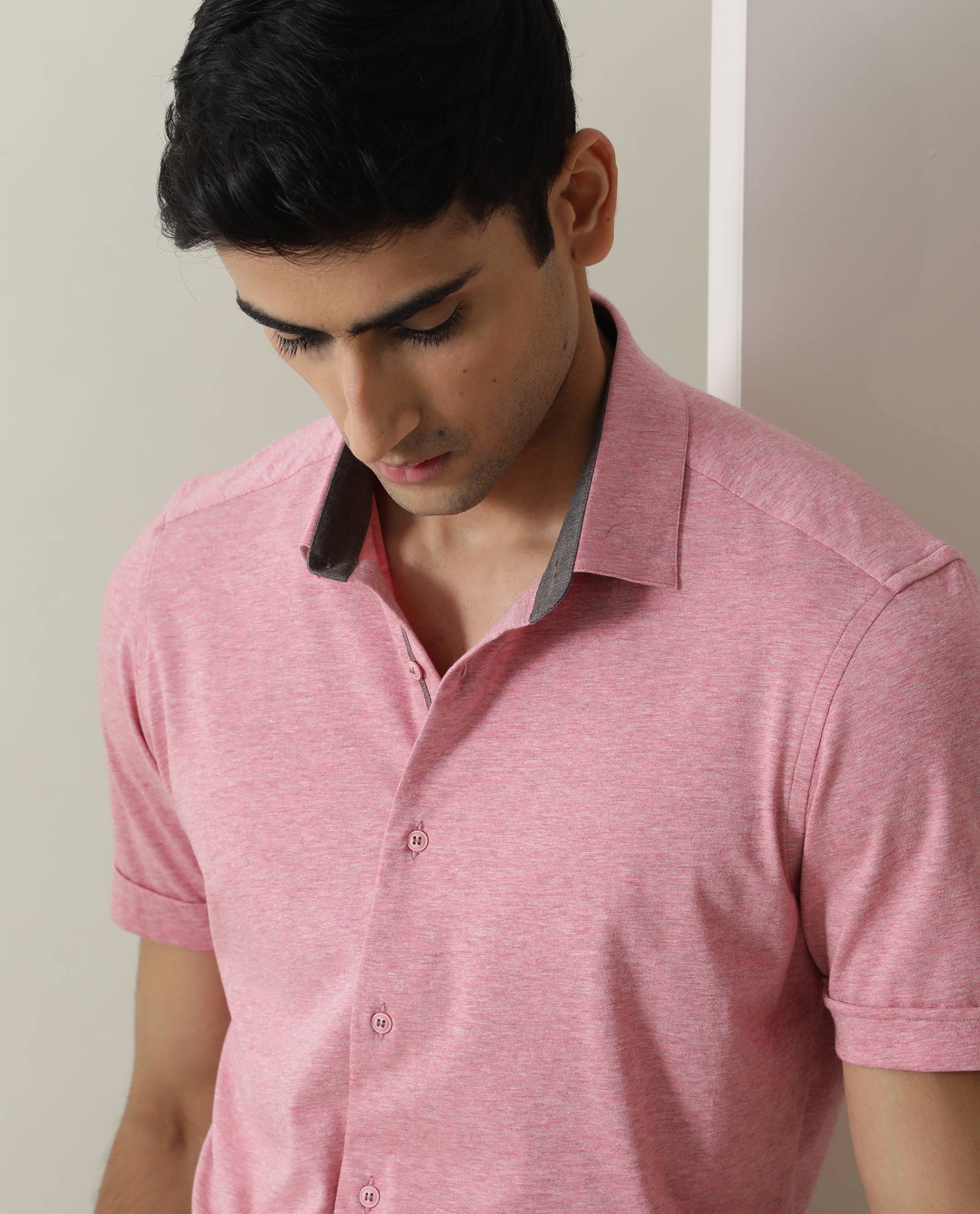 Men's Pink Casual Regular Fit Solid Half Sleeves Shirt
