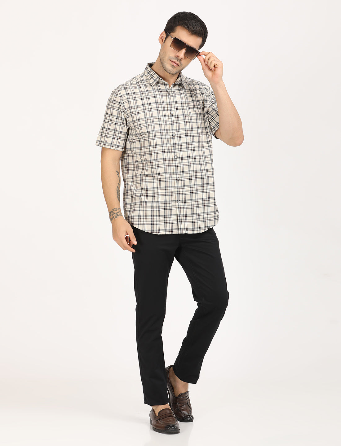 Men's Beige Casual Regular Fit Checkered Half Sleeves Shirt