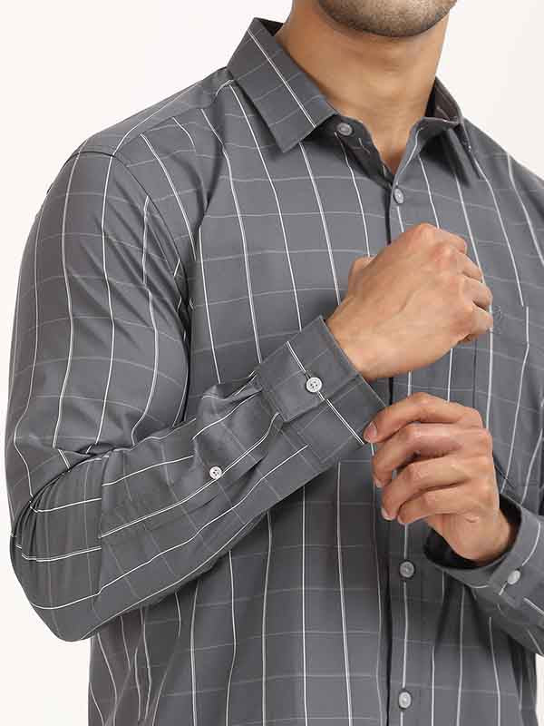 Men's Grey Casual Regular Fit Checkered Full Sleeves Shirt