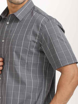 Men's Grey Casual Regular Fit Checkered Half Sleeves Shirt