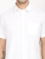 Men's White Casual Regular Fit Solid Half Sleeves Shirt
