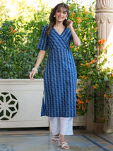 Women's Blue Pure Cotton Geometric Printed Straight Kurta