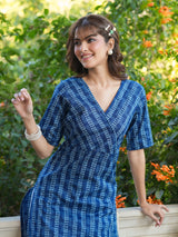 Women's Blue Pure Cotton Geometric Printed Straight Kurta