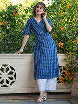 Women's Blue Pure Cotton Geometric Printed Straight Kurta