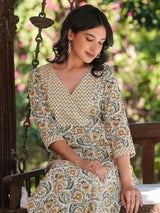 Women's Off White Pure Cotton Floral Printed Straight Kurta Set
