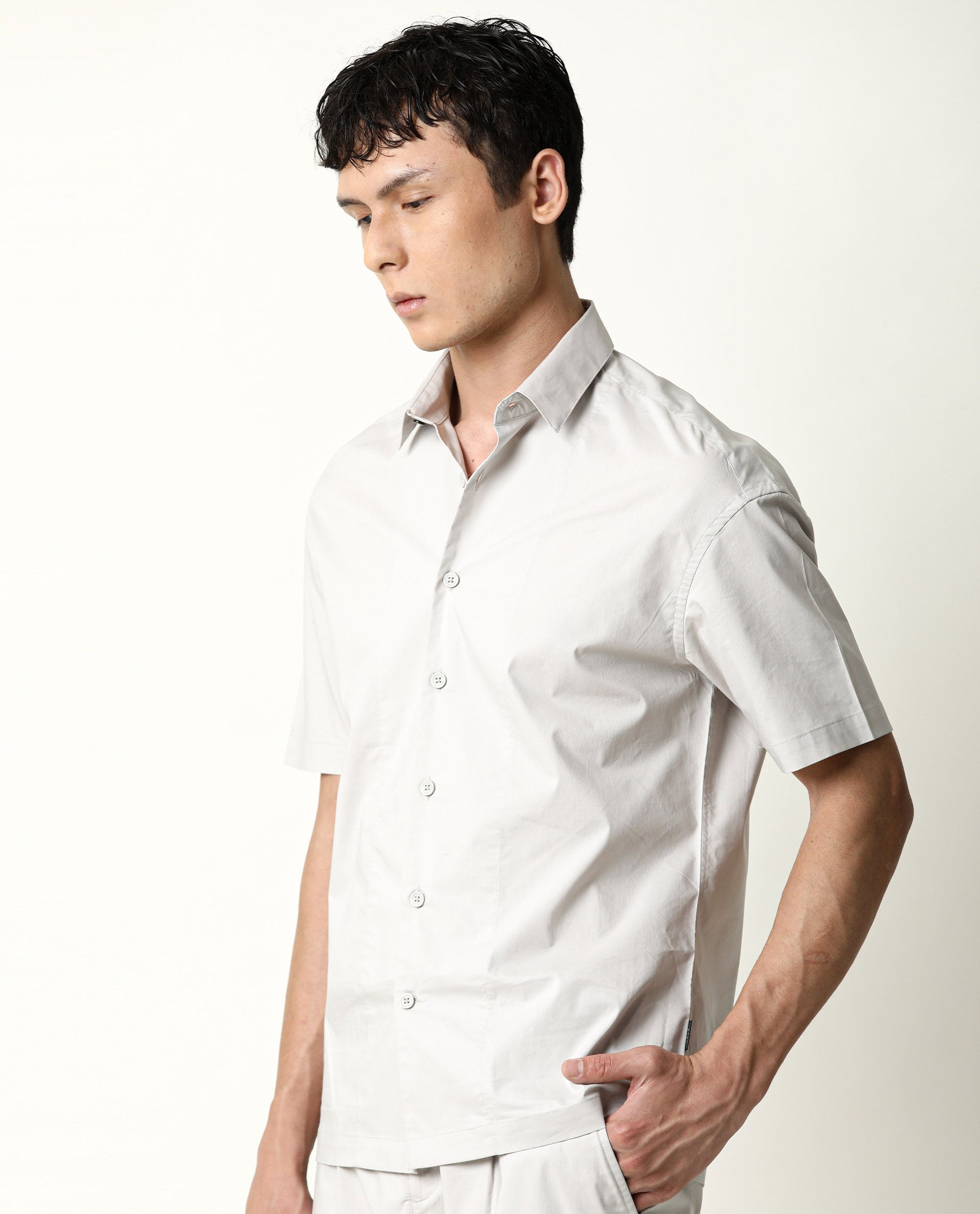 Men's Beige Casual Regular Fit Solid Half Sleeves Shirt