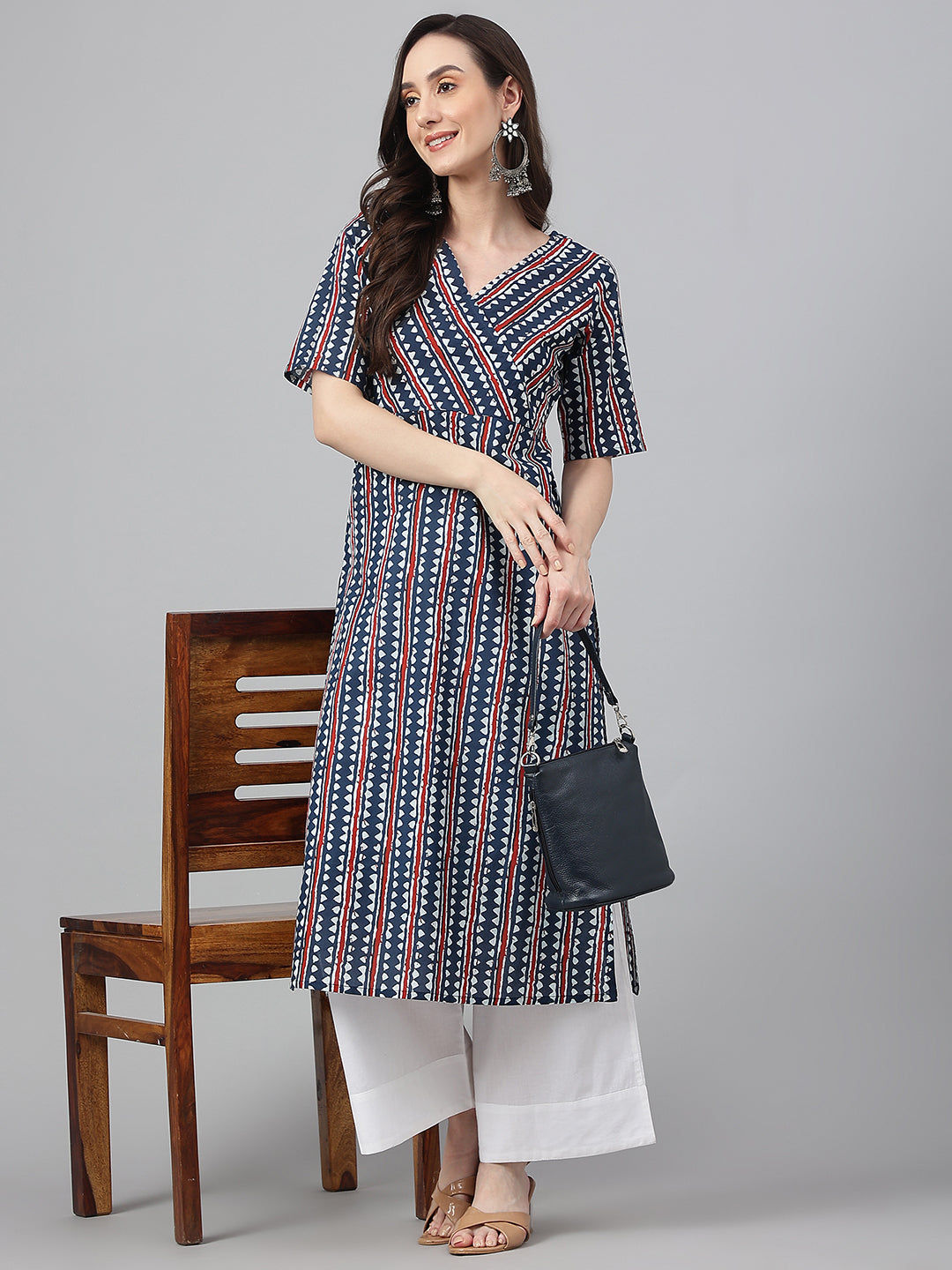Women's Navy Blue Cotton Geometric Straight Kurta