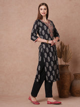 Women's Black Daily Knee Length Three Quarter Sleeves Kurta