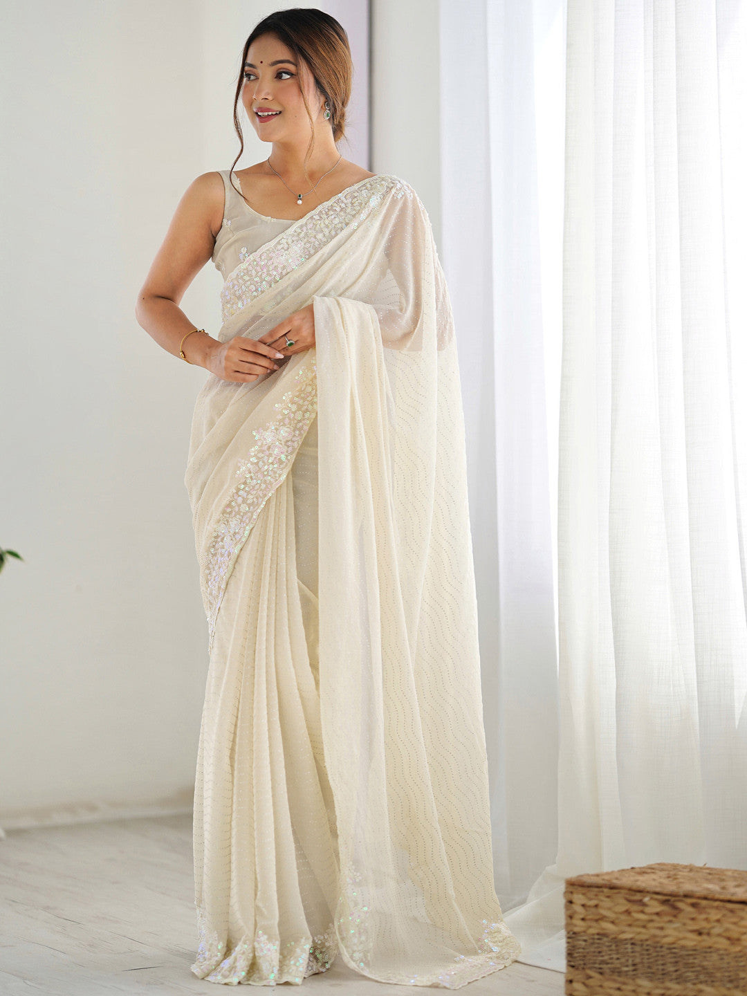 Women's Georgette White Embellished Designer Saree with Blouse Piece
