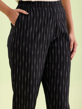 Women's Solid Black Mid Rise Linen Ikat Pencil Pant