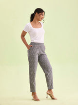 Women's Ikat Grey Mid Rise Printed Pencil Pant