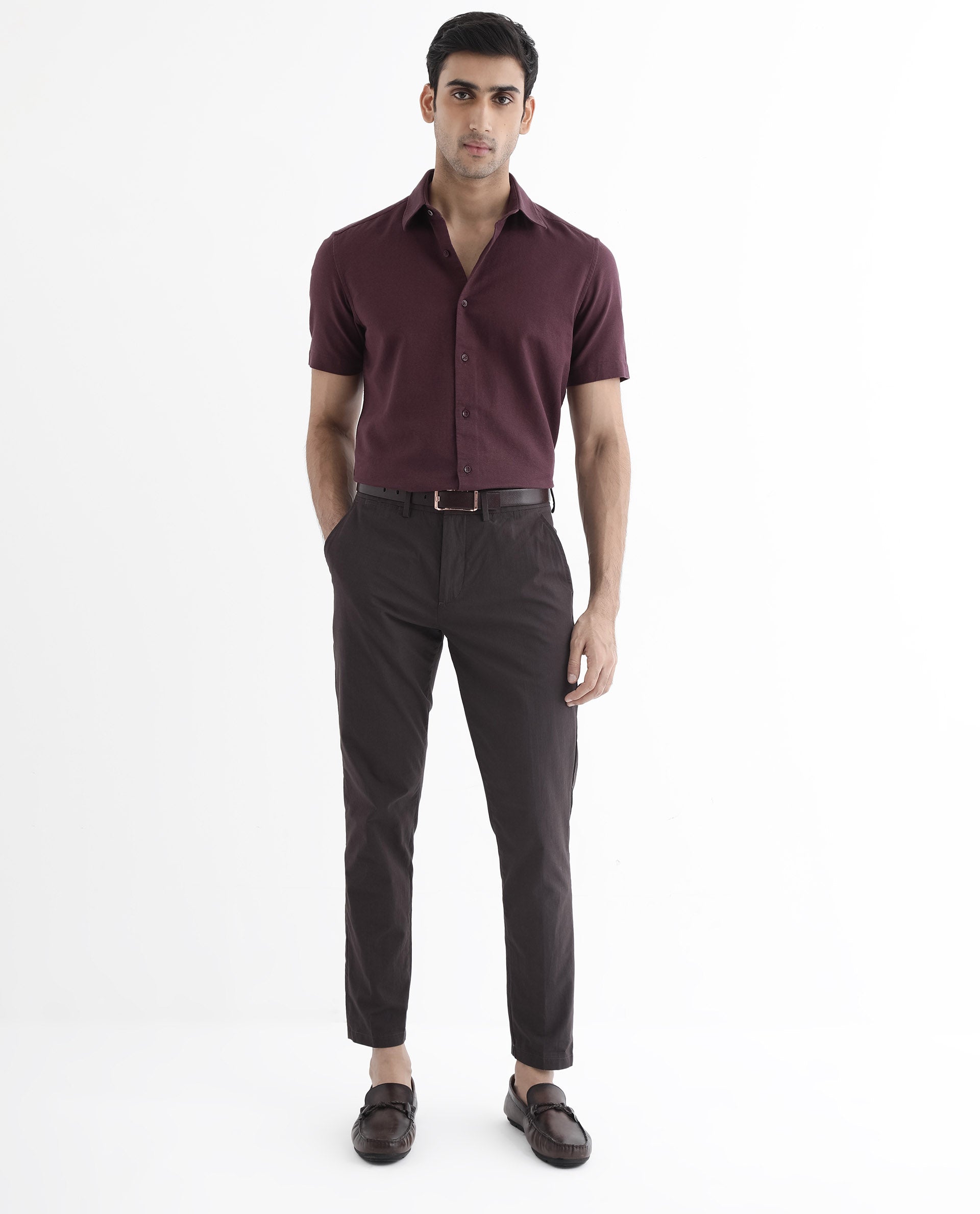 Men's Red Casual Regular Fit Solid Half Sleeves Shirt
