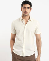 Men's White Casual Regular Fit Solid Half Sleeves Shirt