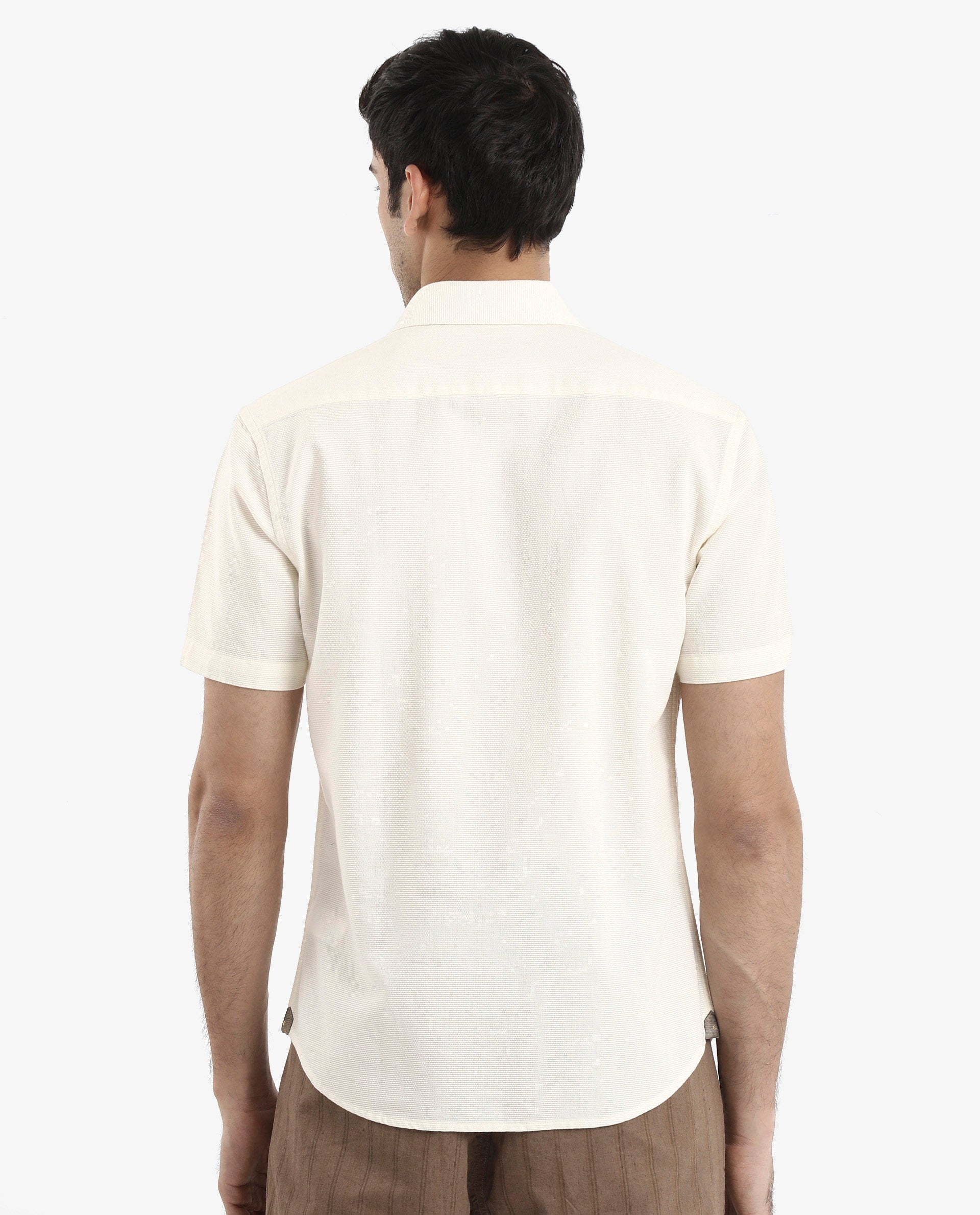 Men's White Casual Regular Fit Solid Half Sleeves Shirt