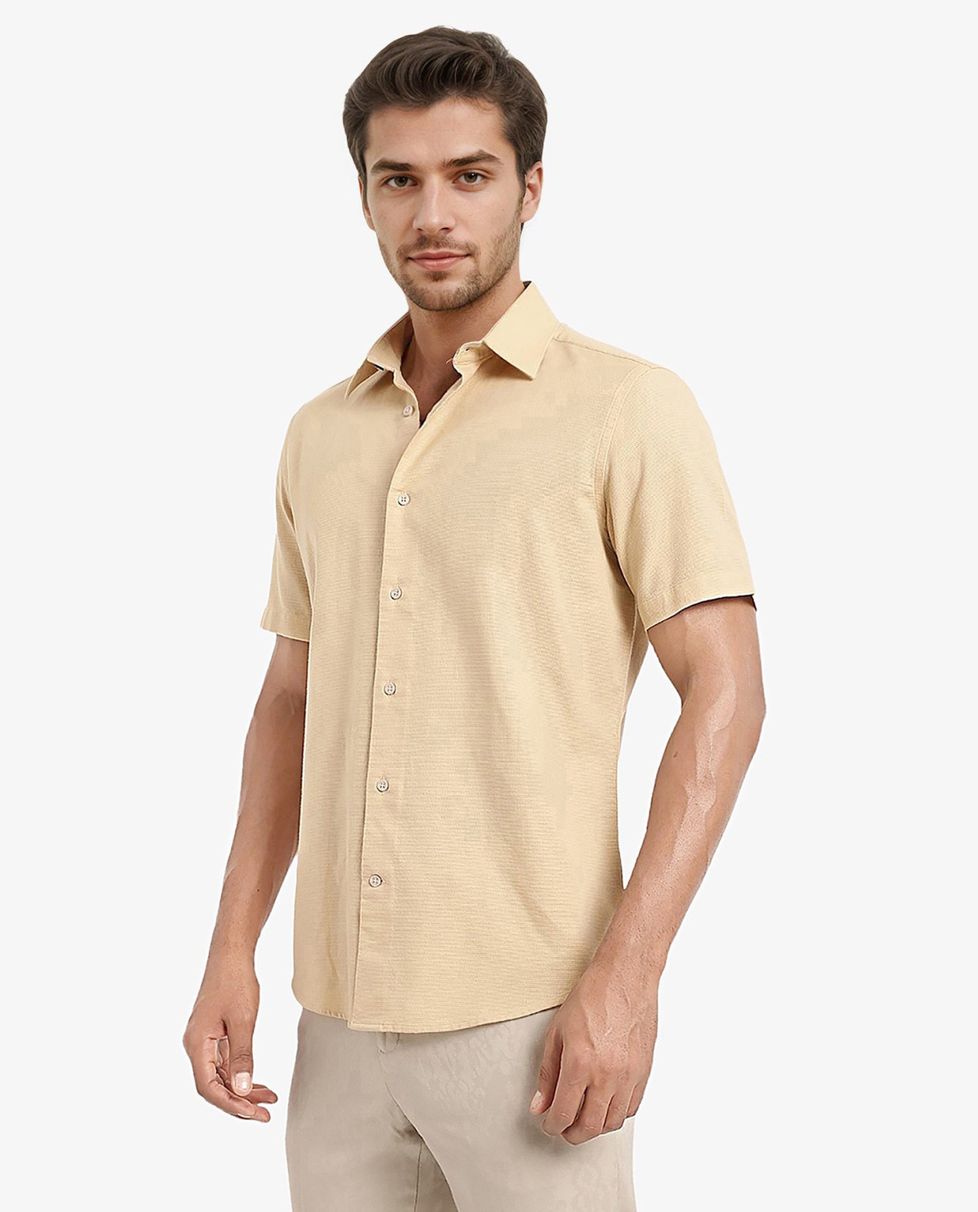 Men's Yellow Casual Regular Fit Solid Half Sleeves Shirt