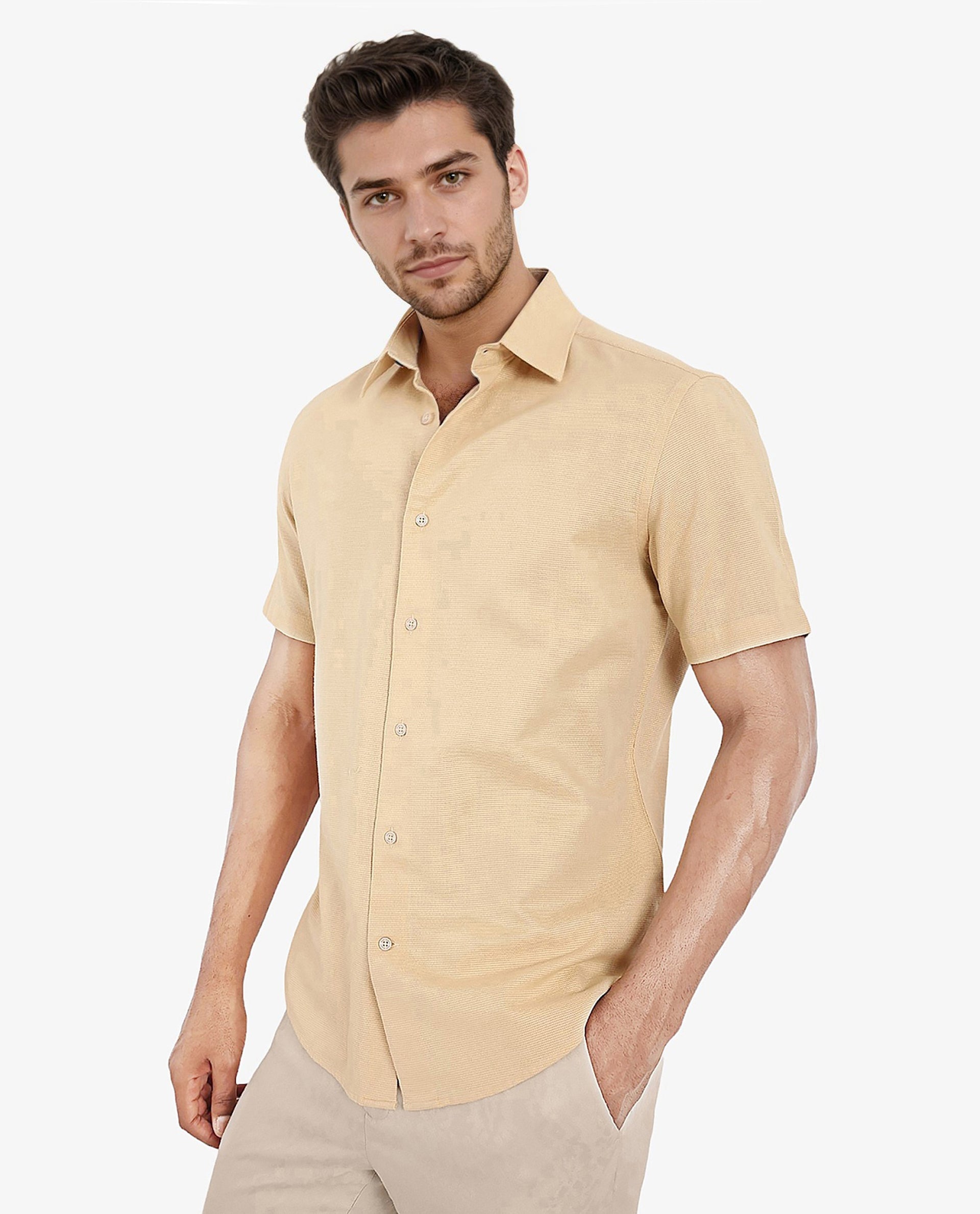 Men's Yellow Casual Regular Fit Solid Half Sleeves Shirt
