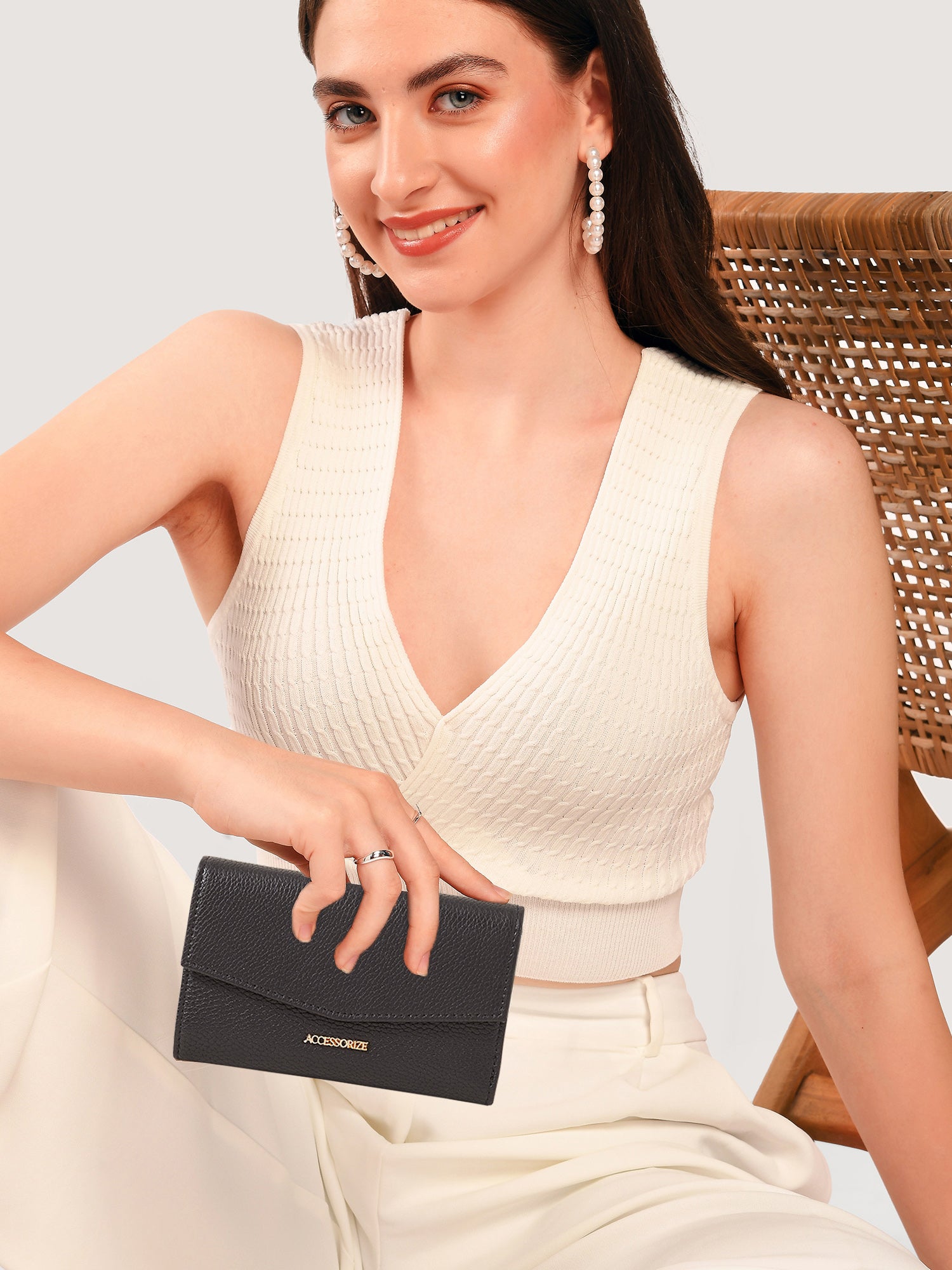 Women's Black Casual Textured Wallet
