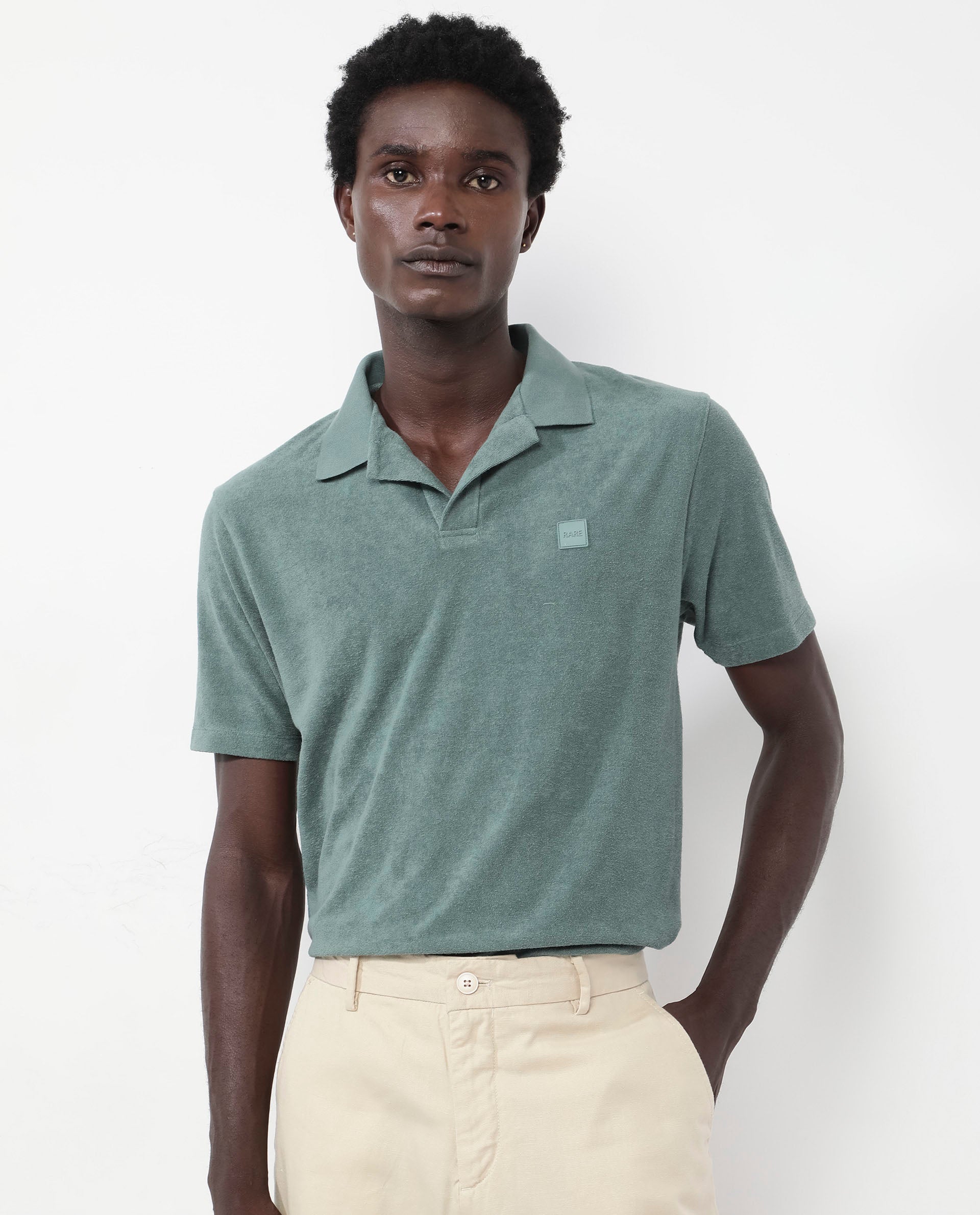 Men's Green Casual Regular Fit Solid Half Sleeves Polo Tshirt