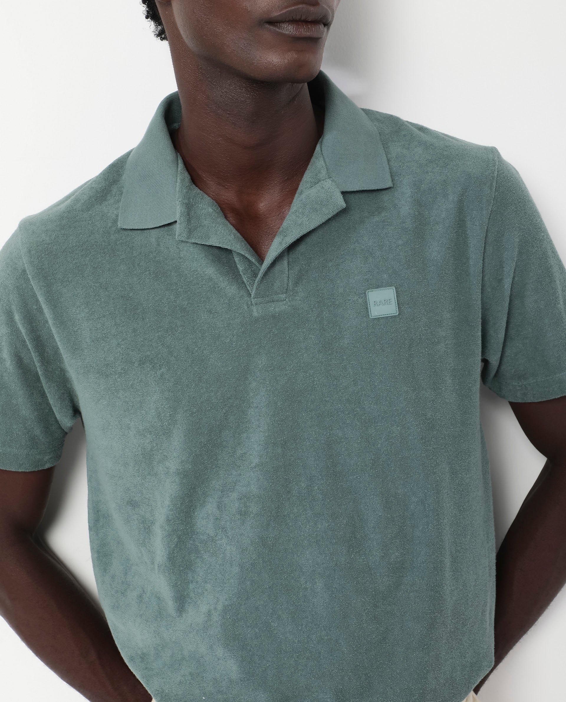 Men's Green Casual Regular Fit Solid Half Sleeves Polo Tshirt