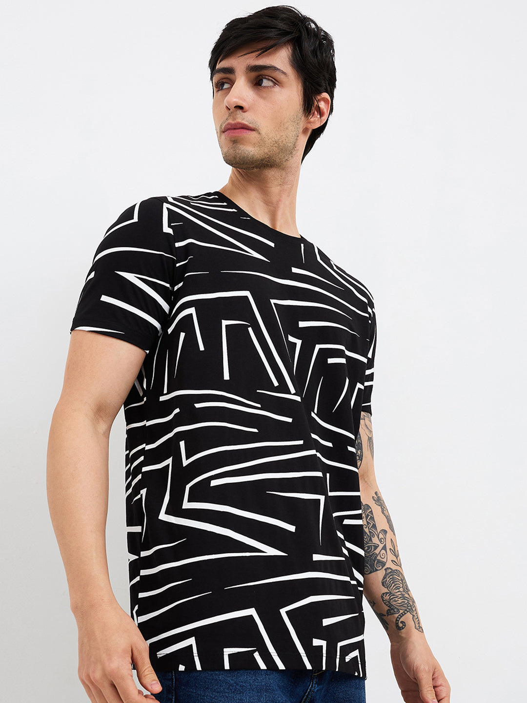 Men's Black Casual Slim Fit Printed Tshirt