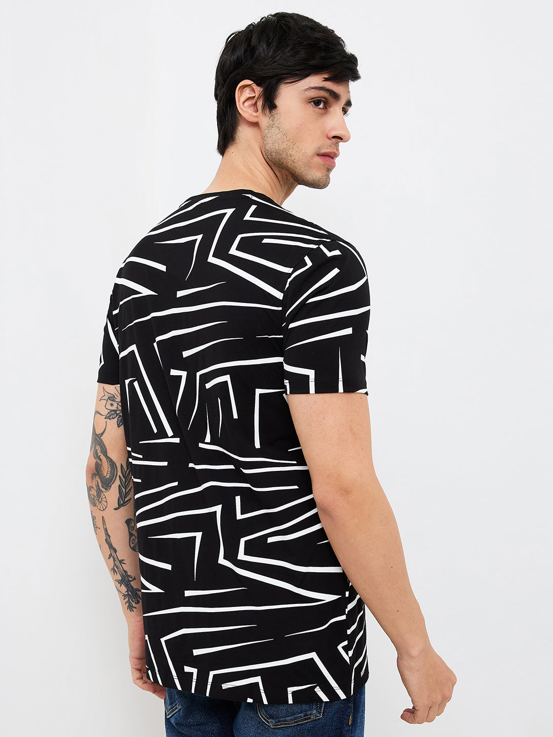 Men's Black Casual Slim Fit Printed Tshirt