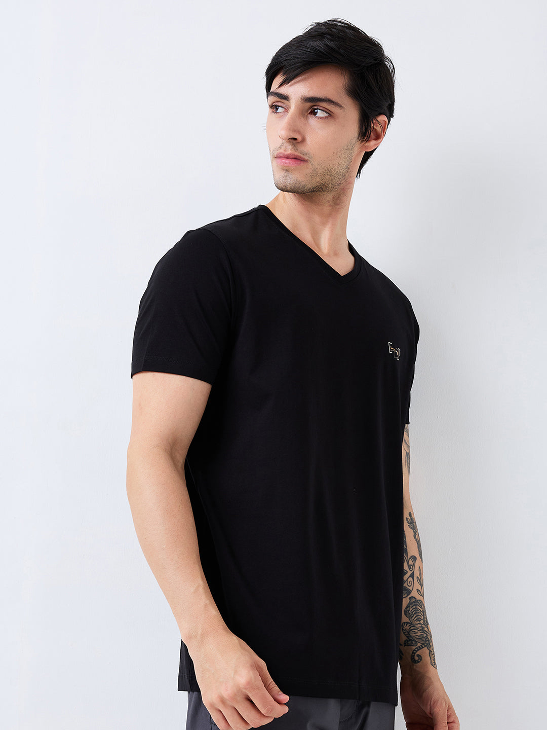 Men's White Casual Slim Fit Solid Tshirt
