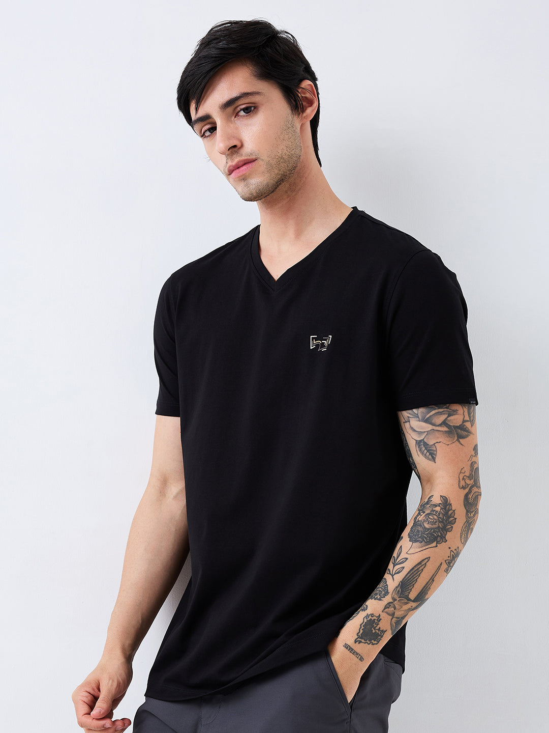 Men's White Casual Slim Fit Solid Tshirt