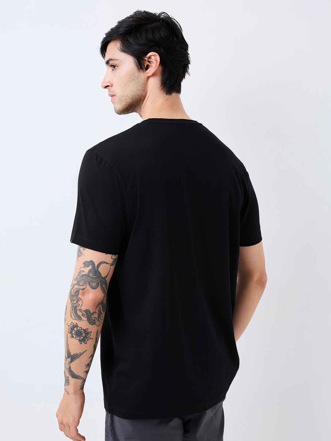 Men's White Casual Slim Fit Solid Tshirt