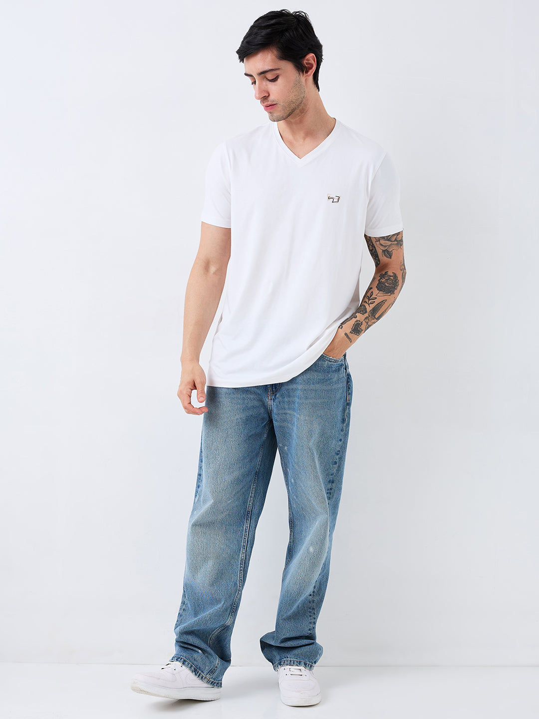 Men's White Casual Slim Fit Solid Tshirt