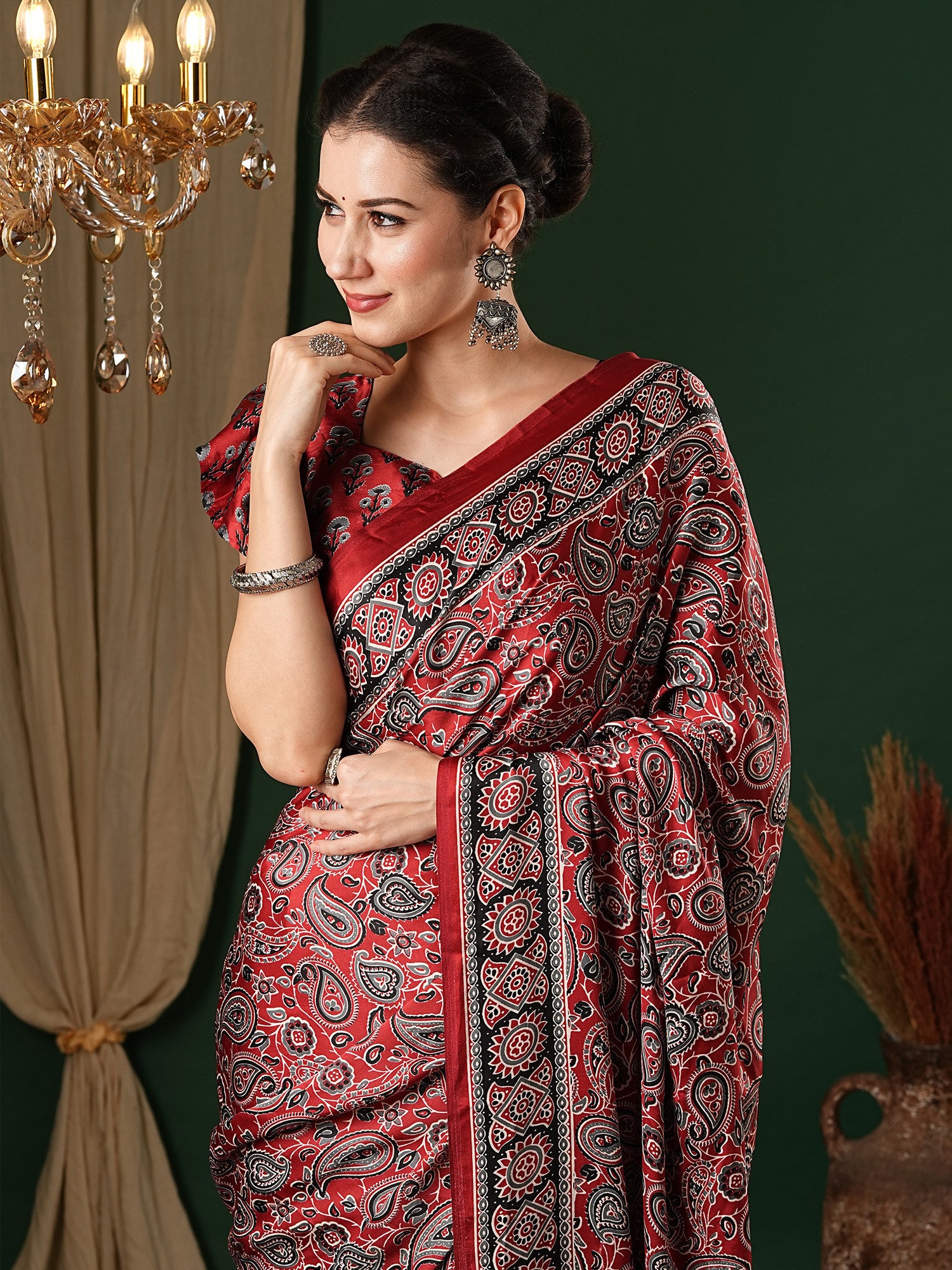 Women's Crepe Red Printed Designer Saree with Blouse Piece