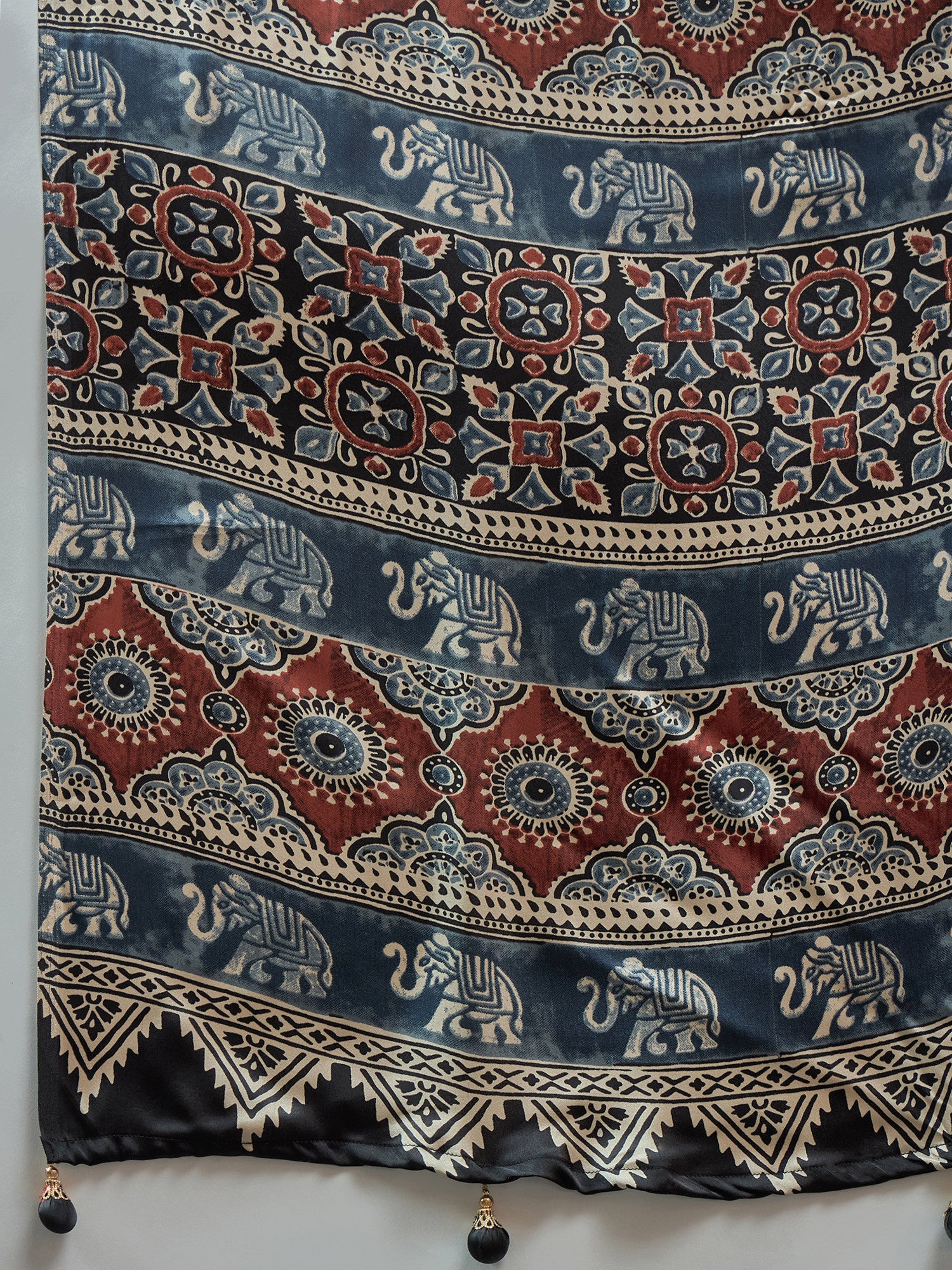 Women's Crepe Black Printed Designer Saree with Blouse Piece