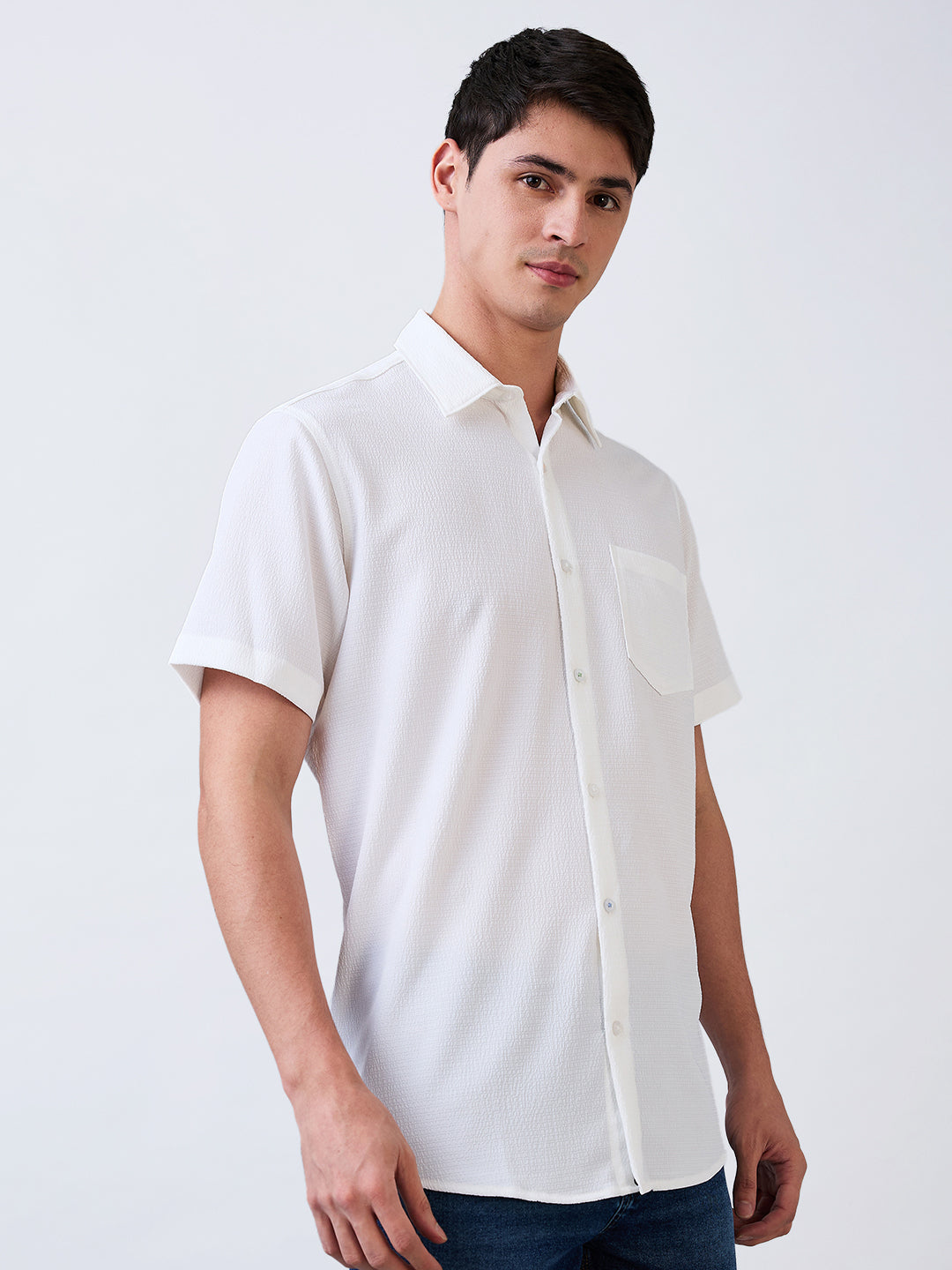 Men's White Casual Slim Fit Solid Half Sleeves Shirt