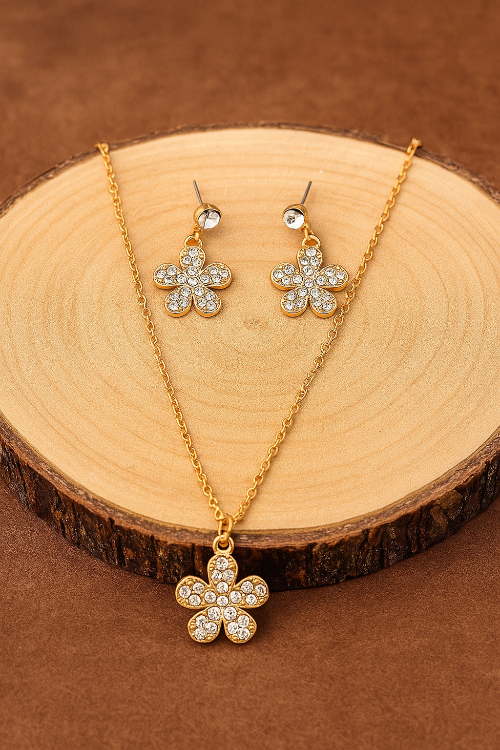 Women's Gold Casual Pendants & Earring Set