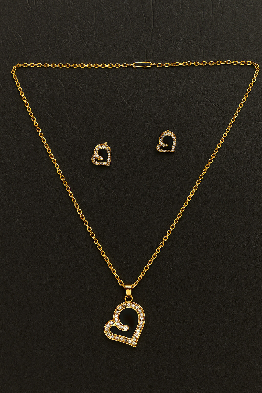 Women's Black Casual Pendants & Earring Set