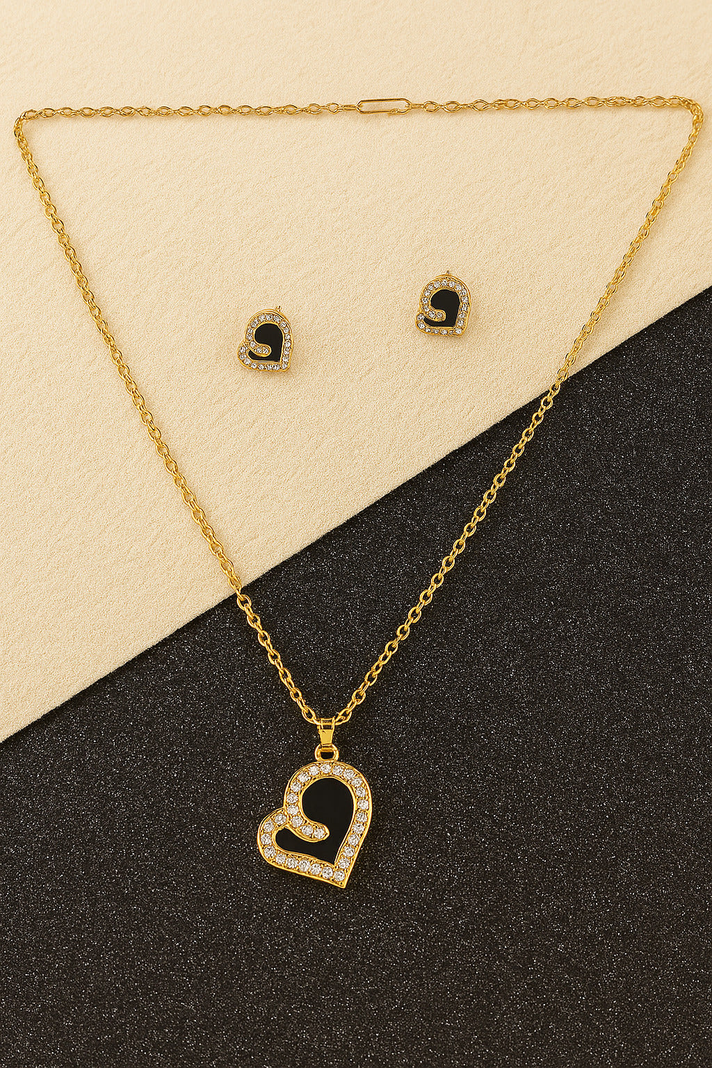 Women's Black Casual Pendants & Earring Set