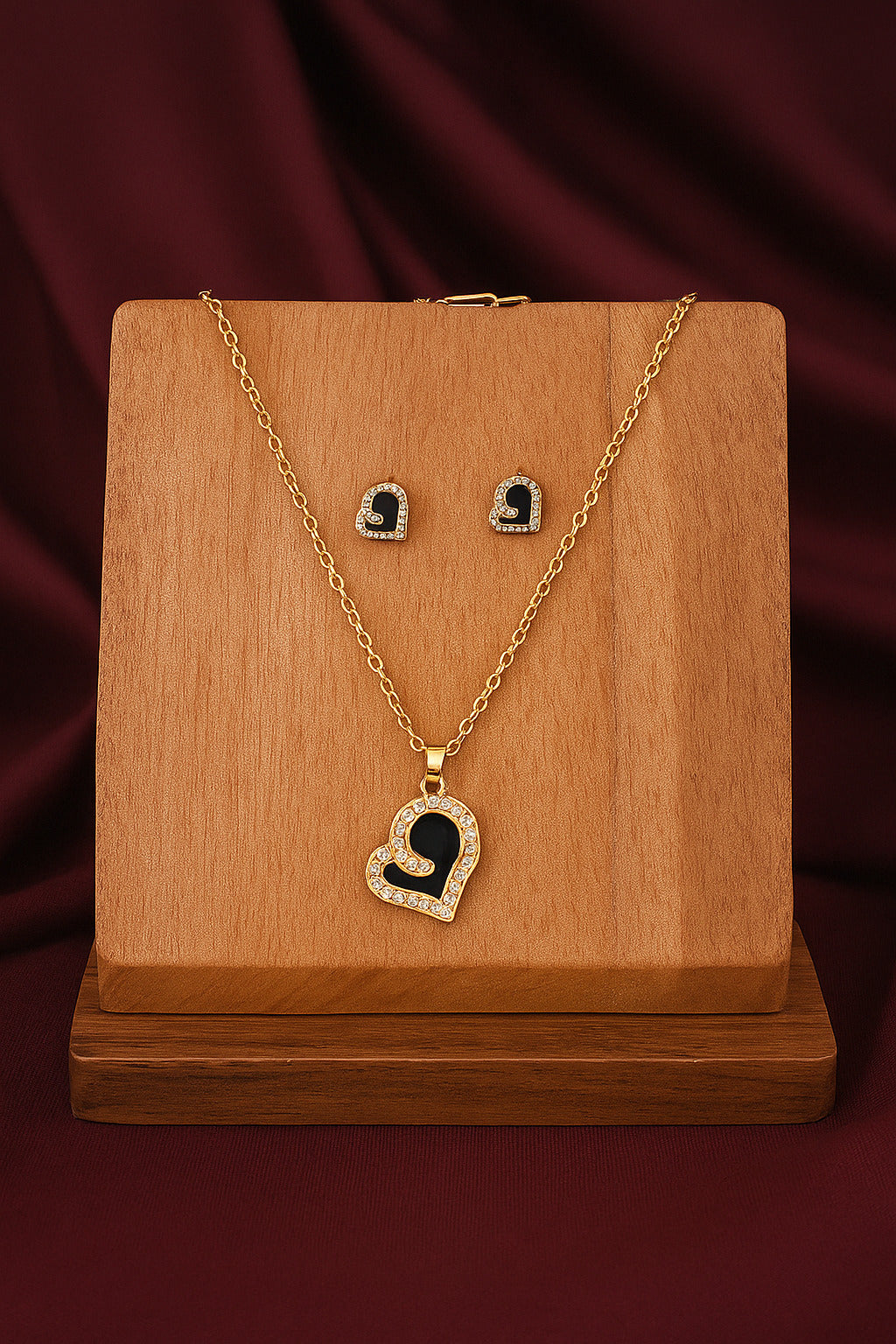 Women's Black Casual Pendants & Earring Set