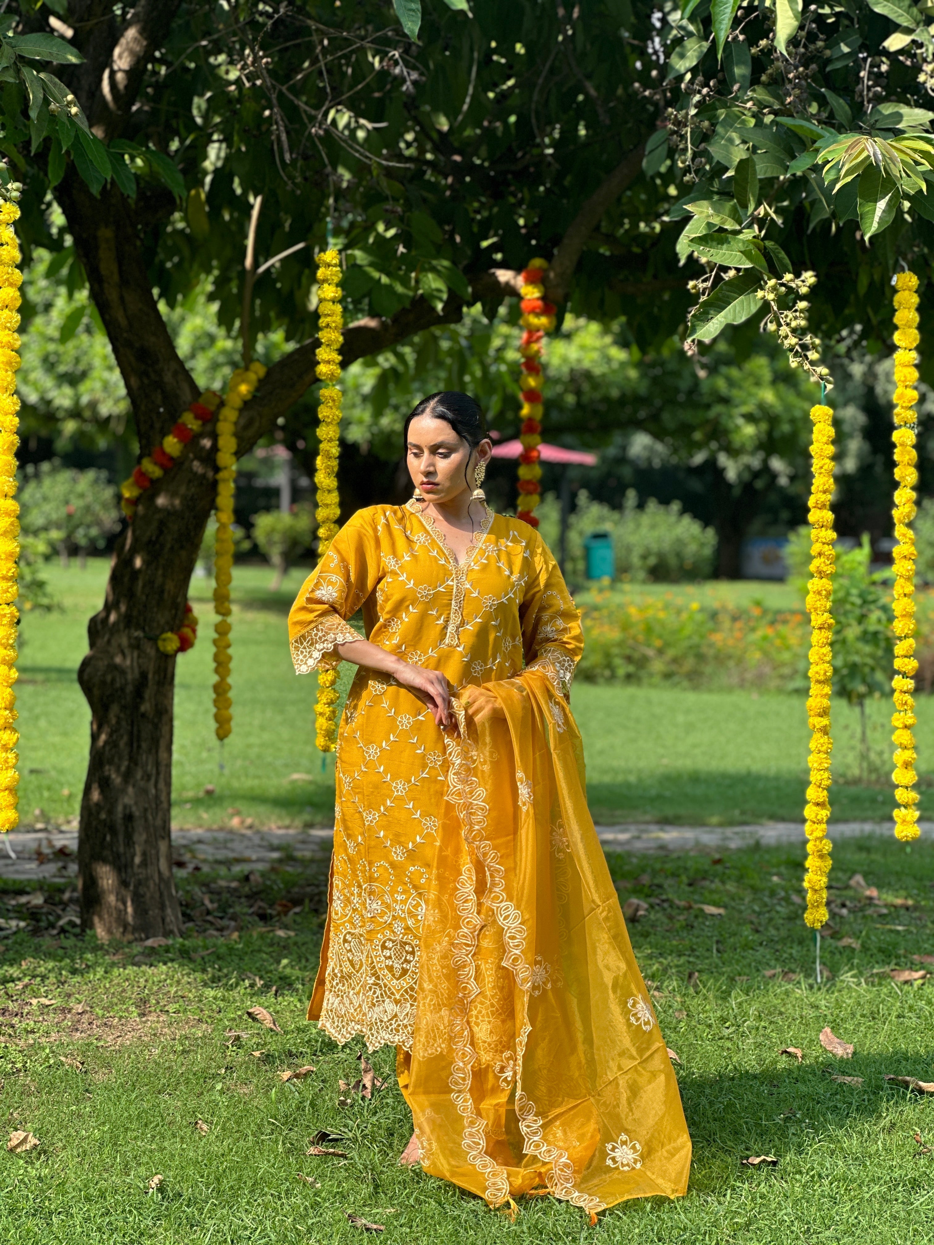 Women's Yellow Festive Regular Fit Embroidered Three Quarter Sleeves Kurtas Sets